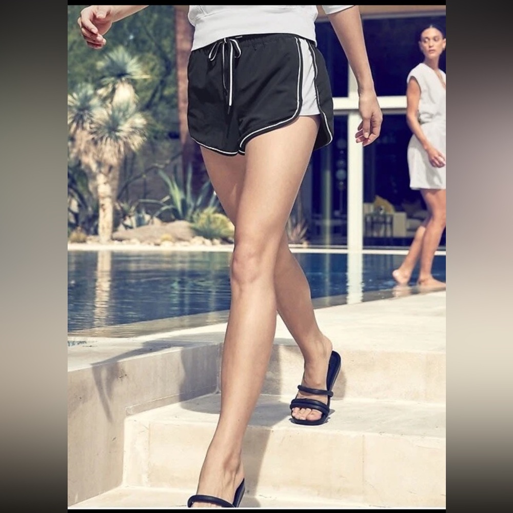 ATHLETA Colorblock Brooklyn Short‎ Size 8